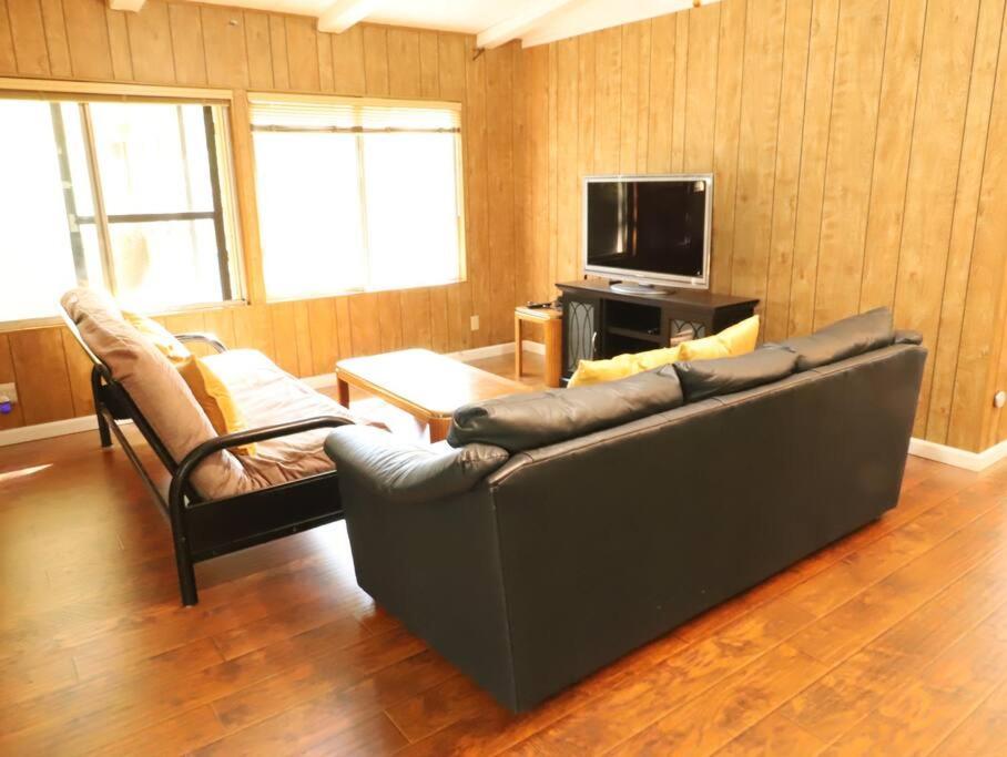 Green Cabin In Мидпайнс Екстериор снимка